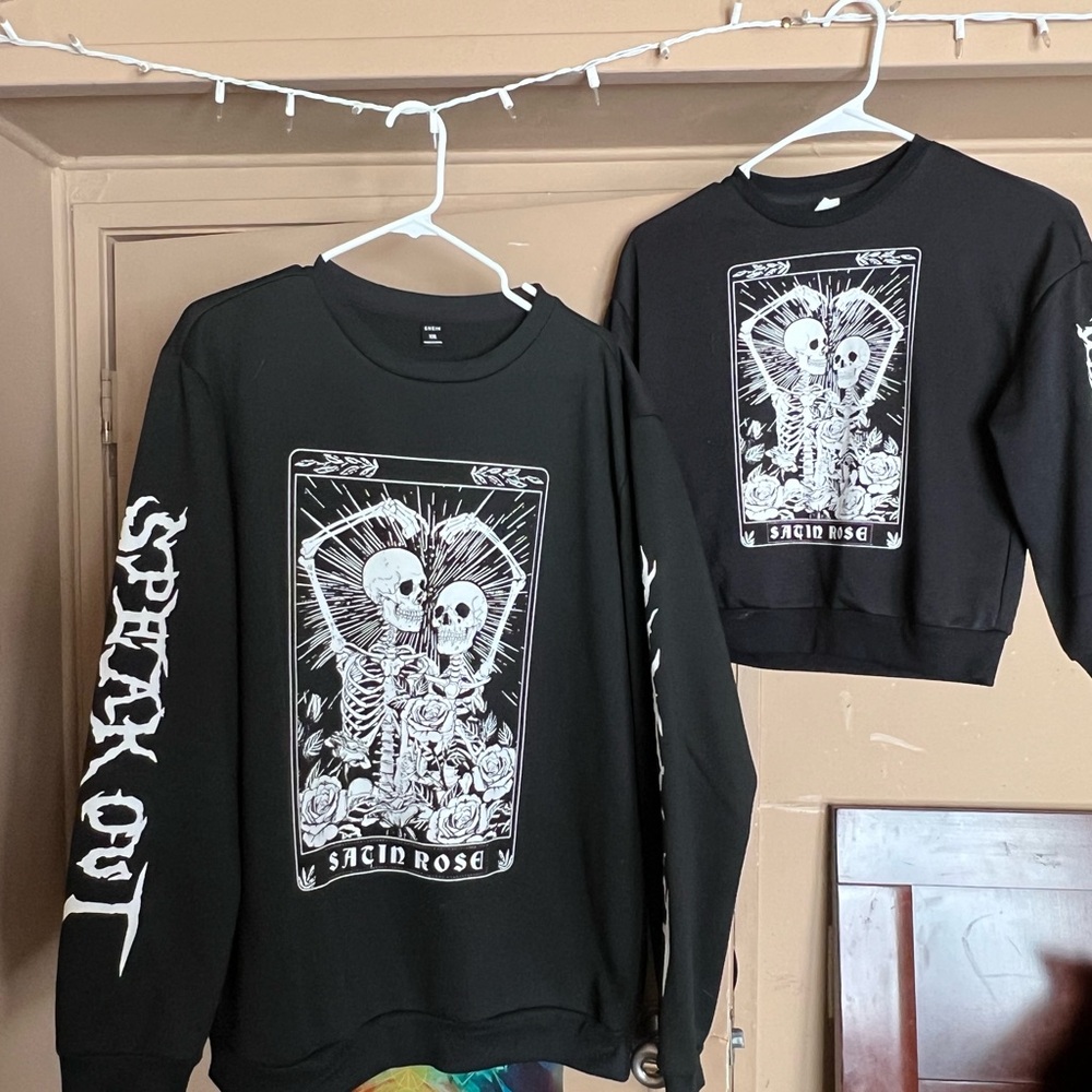 SHEIN Mom and Kid Sweaters size XXL AND 7/8 Black and White SKULL